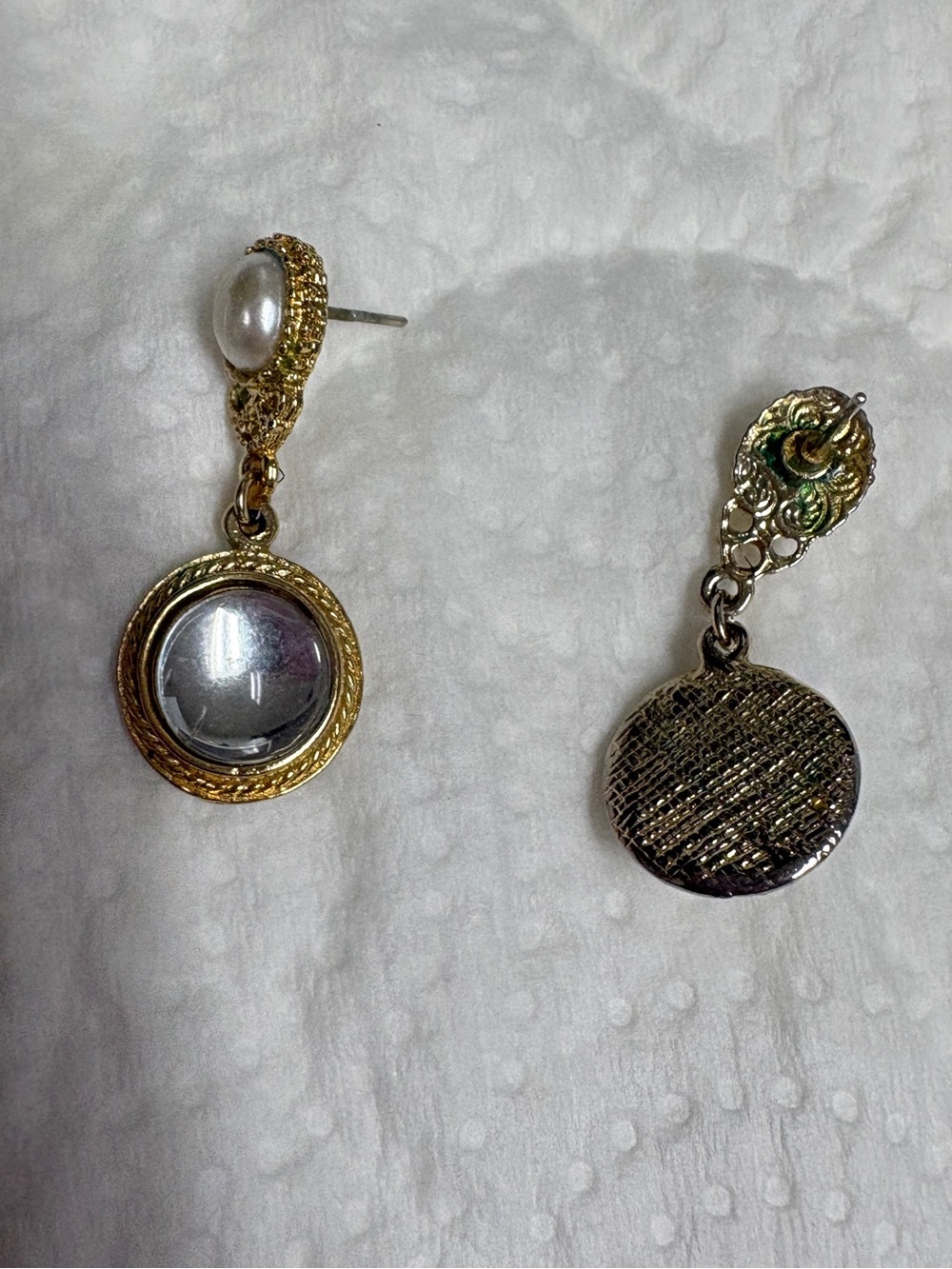 Vintage Pools of Light Style Costume Jewelry Earrings Bubble Glass